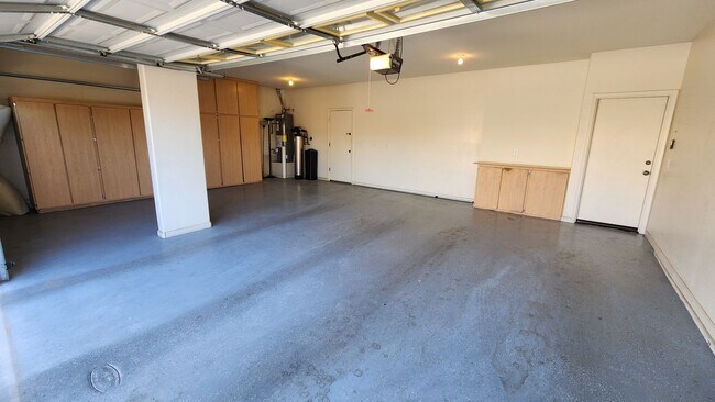 Building Photo - 4 Bedroom Home in the Kerby Estates Commun...