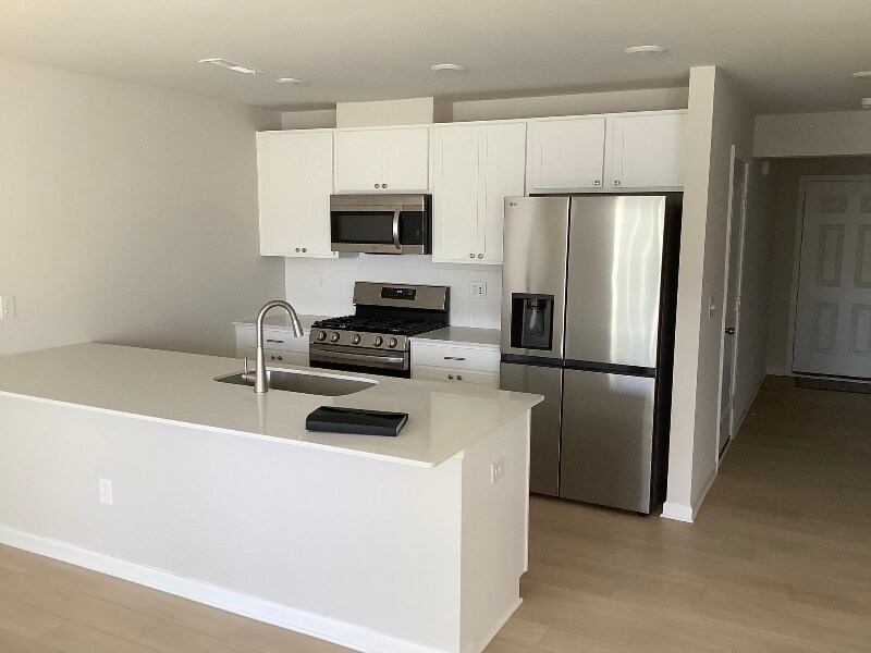 Building Photo - 136 Plumtree Ct