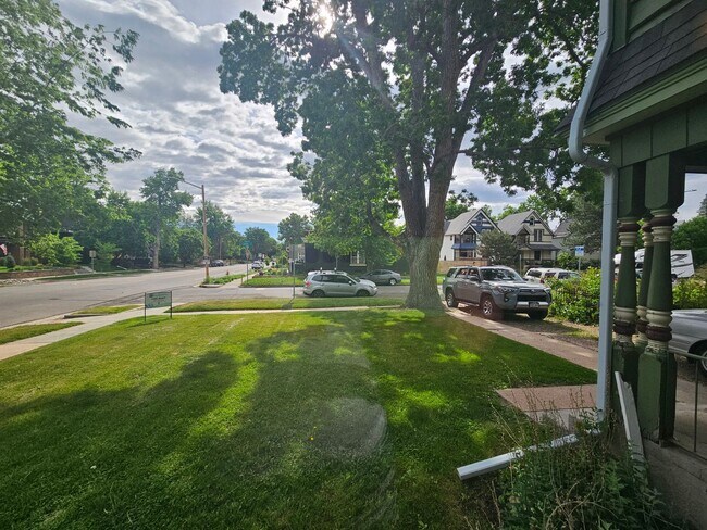 Building Photo - Highlands Adorable 1 Bedroom Apartment in ...