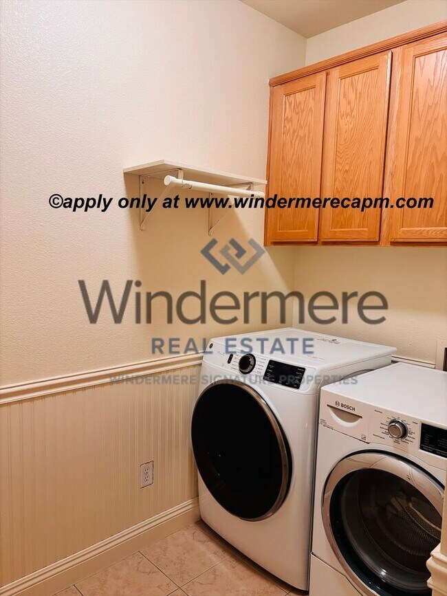 Building Photo - Bright & Spacious Two-Story home in Natomas Park!!