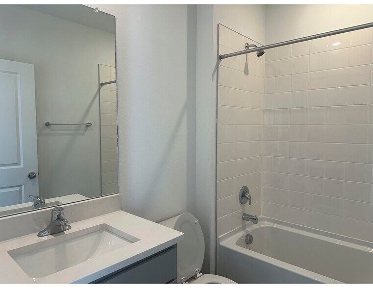 Second Bath - 10588 Farm Hill Ave