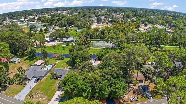 Building Photo - 507 Lakeshore Dr