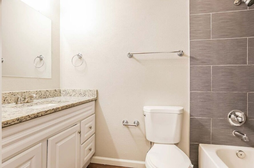 Building Photo - 1513 S Dearborn St