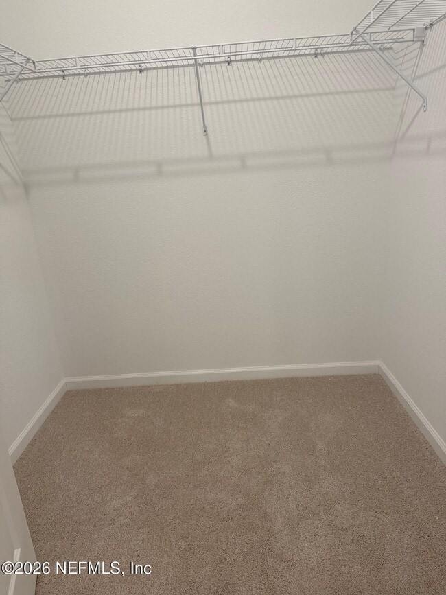 Building Photo - 624 Farmfield Dr