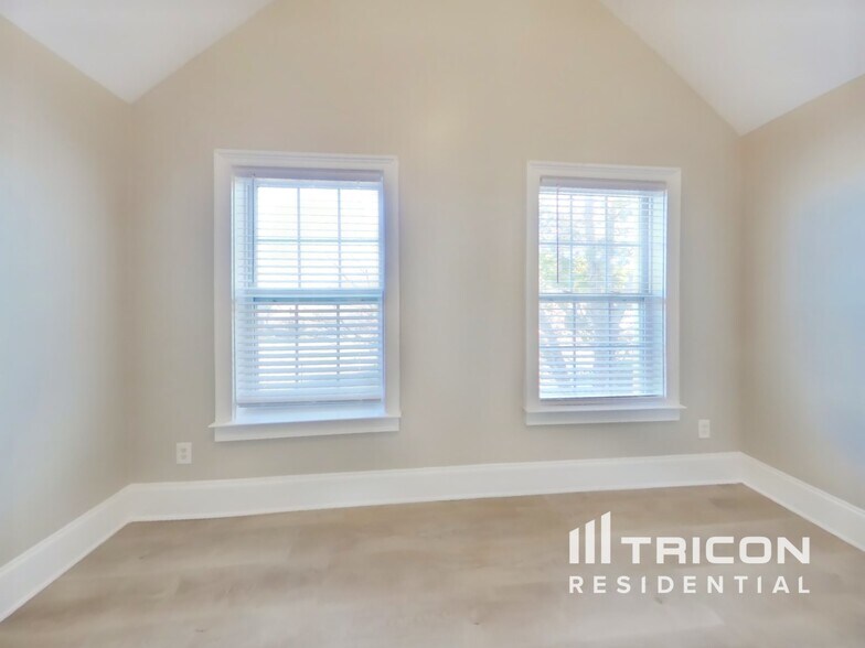 Building Photo - 434 Grandiflora Dr