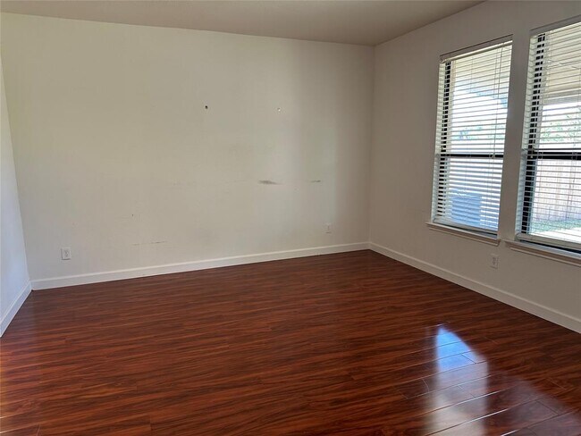 Building Photo - 14209 Naruna Way