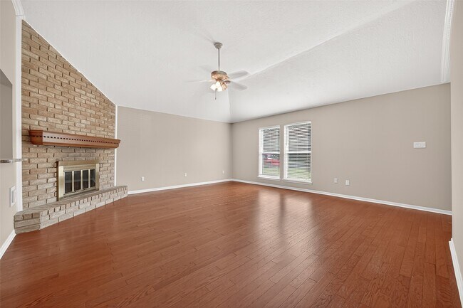 Building Photo - 1010 Valley Ranch Dr