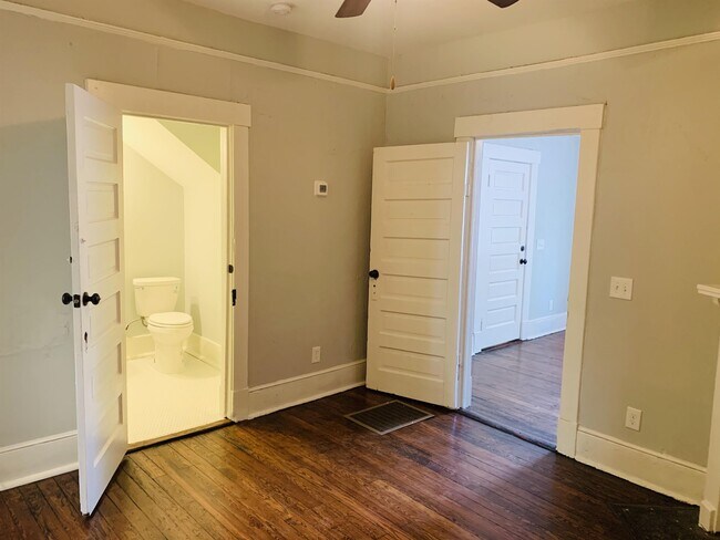 Building Photo - 412 Seiler Ave