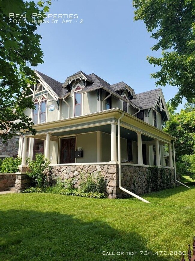Building Photo - 206 S Huron St
