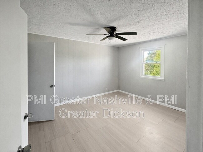 Building Photo - 542 Ashe Ave