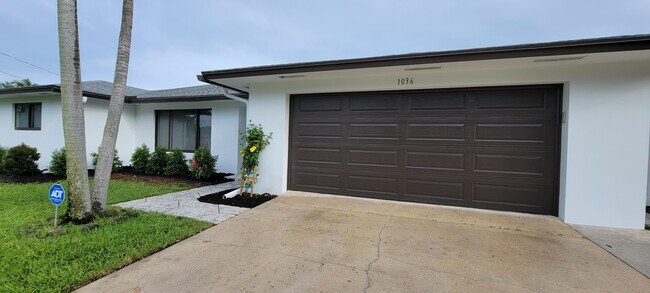 Building Photo - 1036 SW 26th Ave