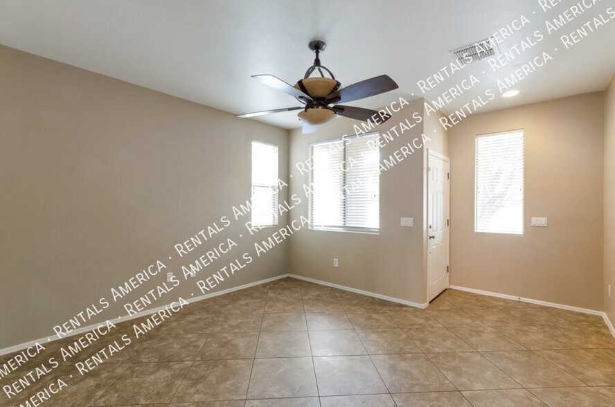 Building Photo - 1595 W Gleaming Moon Ln
