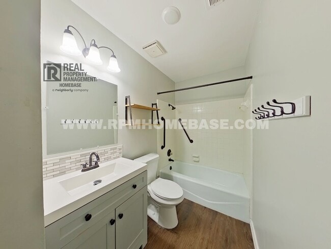 Building Photo - Spacious 4-Bedroom Home with Solar Panels ...