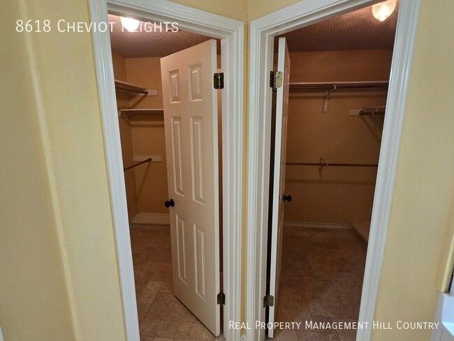 Building Photo - 8618 Cheviot Heights