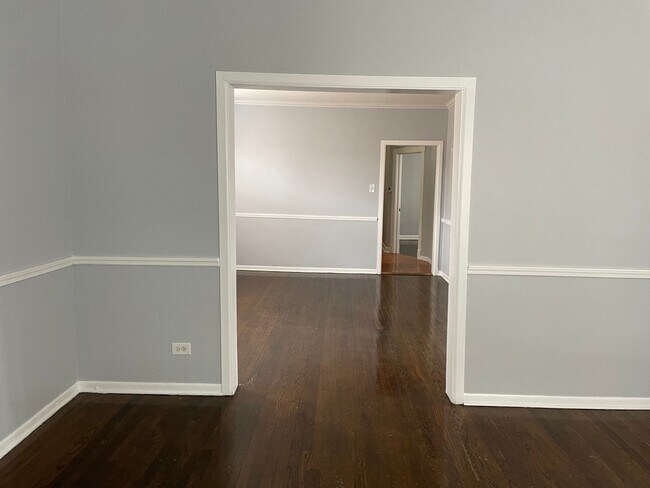 Building Photo - 8411 S Elizabeth St