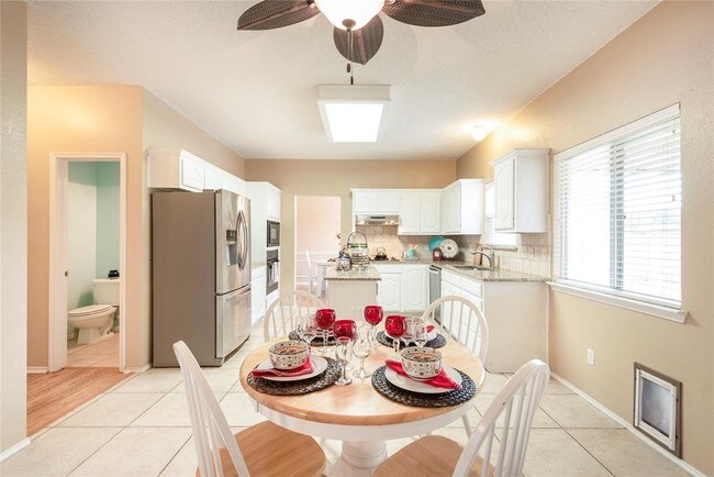 Building Photo - 5517 Vineyard Ln