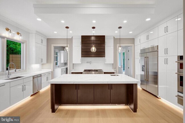 Building Photo - 6226 Kellogg Dr