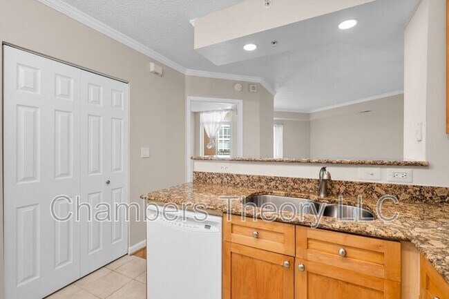 Building Photo - 3101 N Hampton Dr