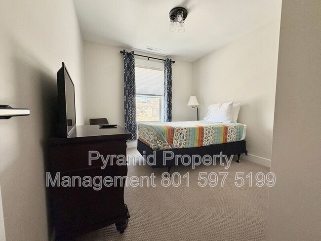 Building Photo - 1027 Wasatch Spring Rd