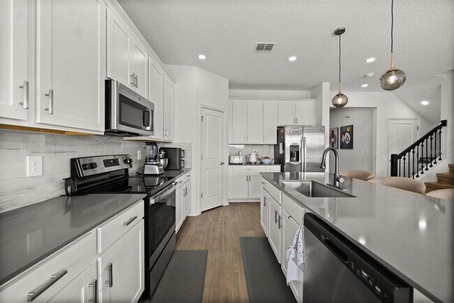 Building Photo - 11163 Great Rock St