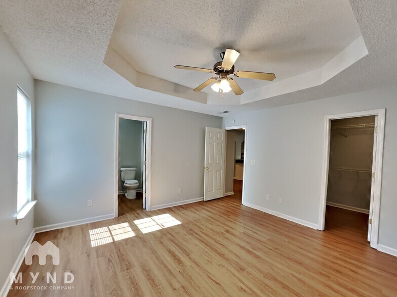 Building Photo - 113 Meadow Ct