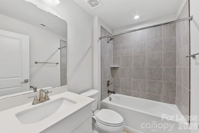 Building Photo - 440 Spearfield Ln