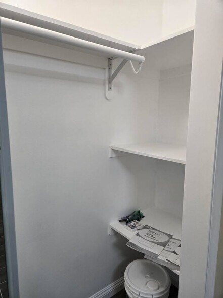 Large closet - 2722 W 73rd St