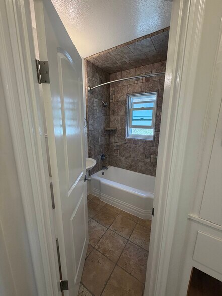 Bathroom - 256 17th St