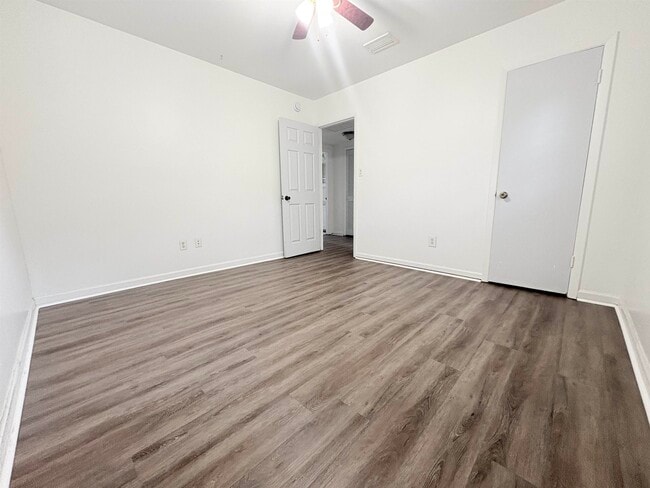 Building Photo - 809 Briandav St