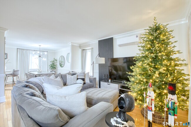 Building Photo - 60 Lawn Ave