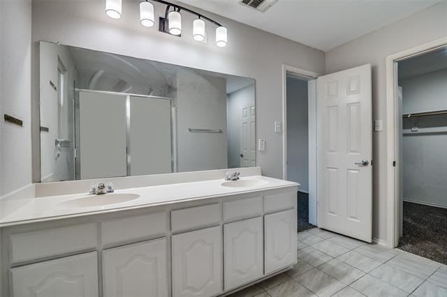 Building Photo - 2800 Spencer Cir