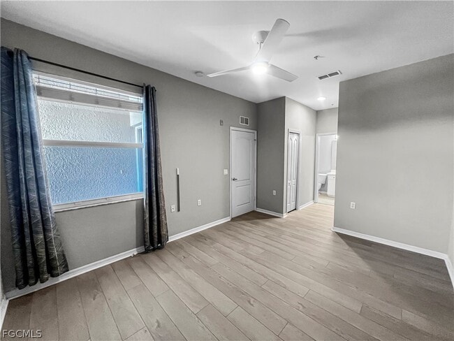 Building Photo - 8550 Kingbird Loop