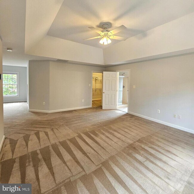 Building Photo - 5267 Tractor Ln