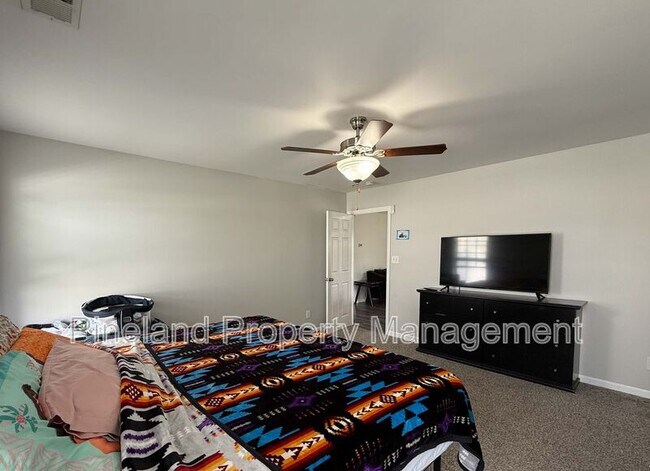 Building Photo - 1445 Kershaw Loop