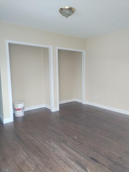 Building Photo - 17 Wallis Ave