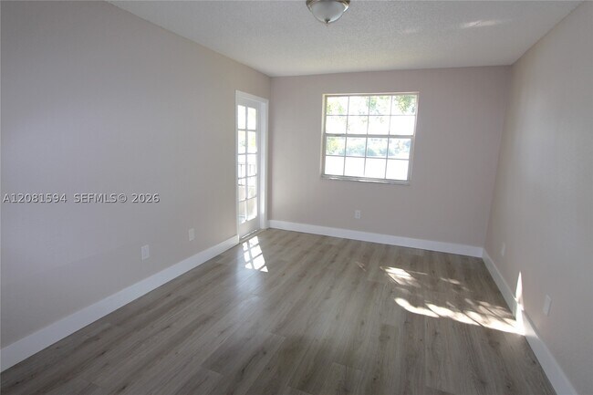 Building Photo - 2880 N Oakland Forest Dr