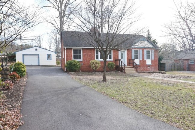 Building Photo - 8707 Mapleton Rd