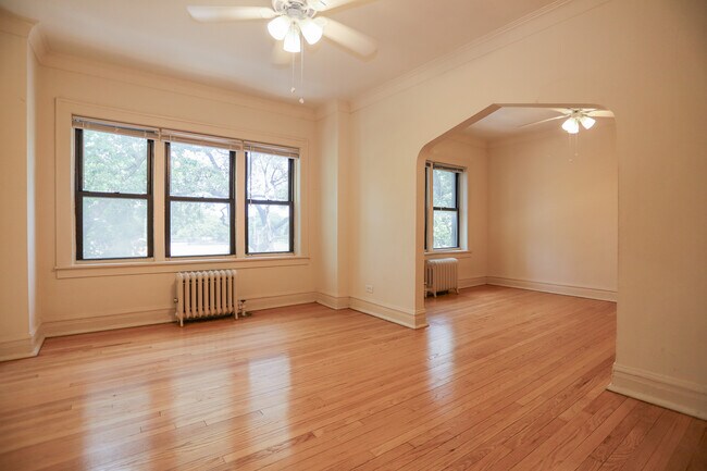 Building Photo - 2039 W Wellington-1