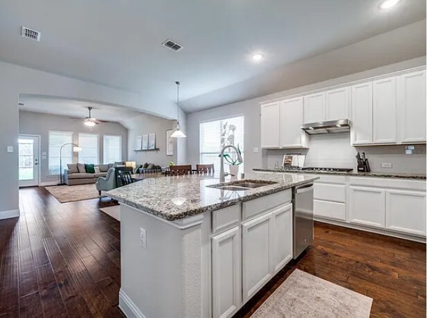Building Photo - 4008 Oyster Creek Ct