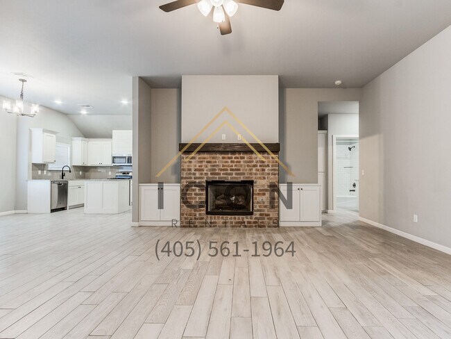 Building Photo - 4509 Desert Spring Ct