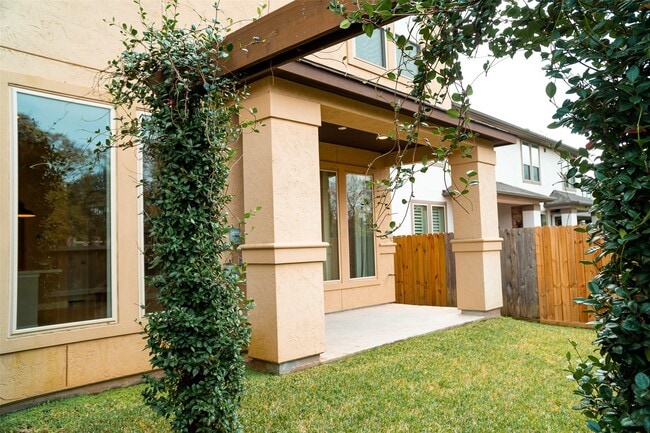 Building Photo - 9535 Scanlan Heights Ln