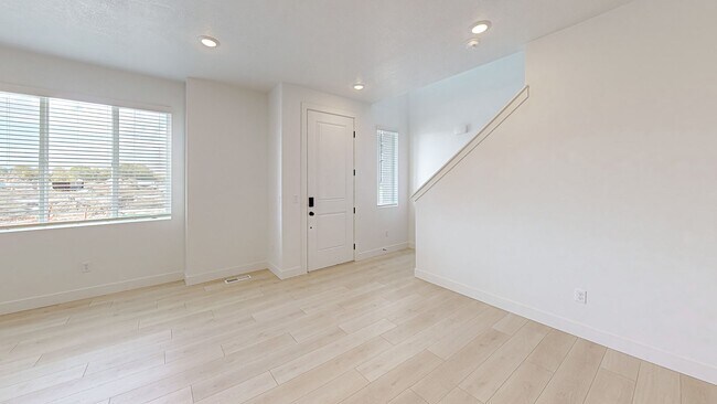 Building Photo - *No Security Deposit Required Upfront for 6 Months!  2024 Townhome. Move In Special!