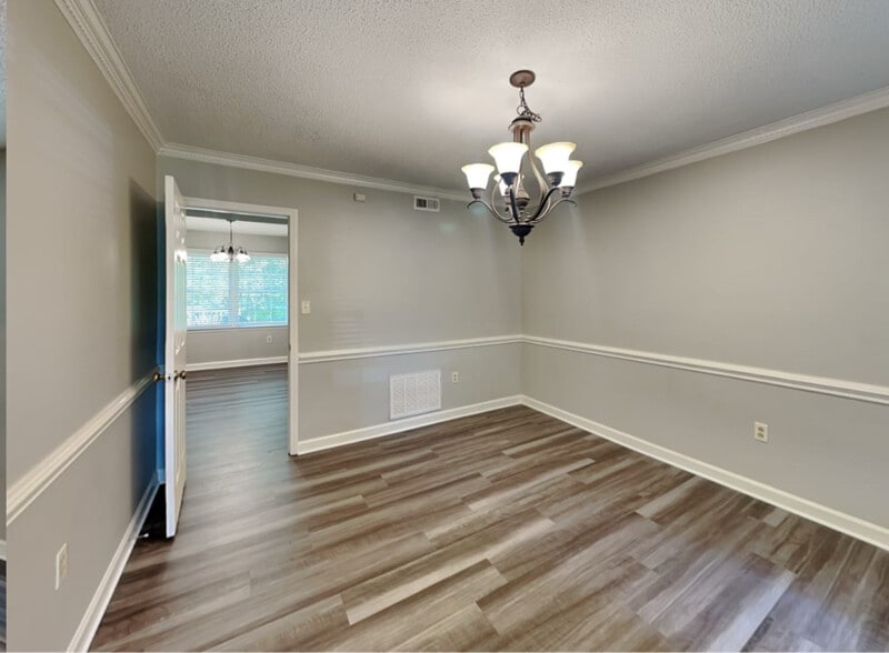 Building Photo - 601 Flagstop Ct