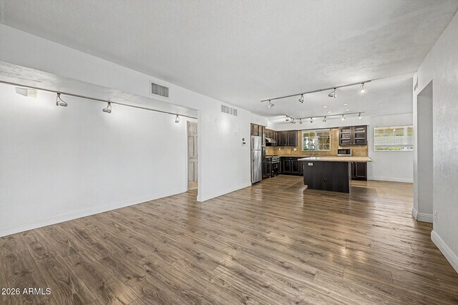 Building Photo - 6732 E 6th St