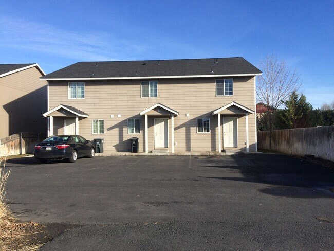 Primary Photo - 1713 W Fern Dr