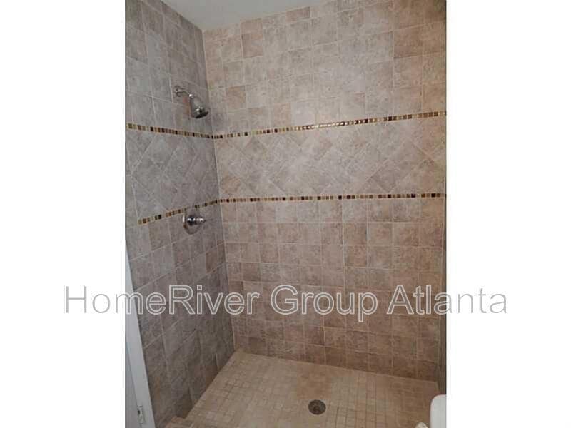 Building Photo - 2447 Tiffany Pl