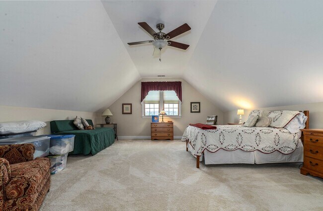 Building Photo - Majestic Custom Home