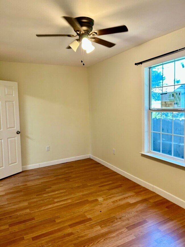Building Photo - Renovated Shotgun Home
