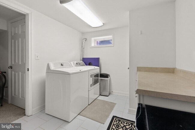 Building Photo - 4208 4th St S