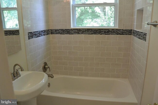 Building Photo - 3720 Terrace Dr